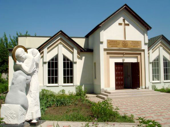 Кірха Святого Вознесіння у Харкові. 2001